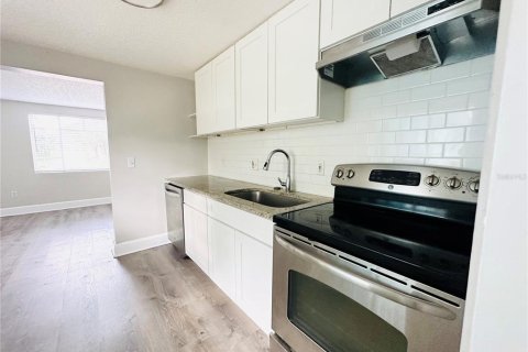 Apartamento en alquiler en Orlando, Florida, 2 dormitorios, 69.68 m2 № 1750324 - foto 6