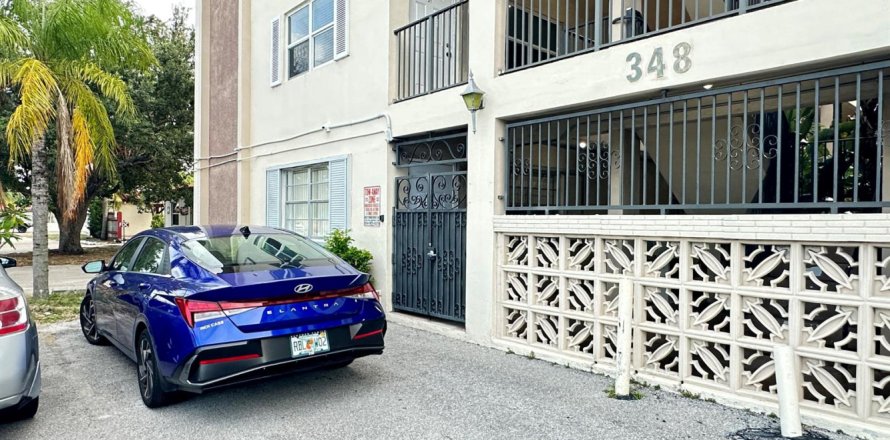 Condominio en Dania Beach, Florida, 1 dormitorio  № 2173668