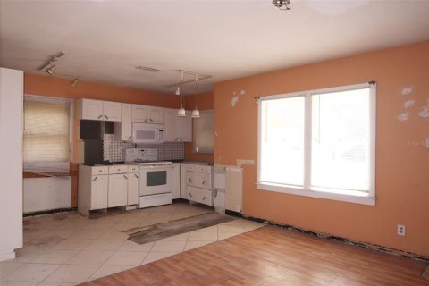 House in Gulfport, Florida 3 bedrooms, 242.85 sq.m. № 1884143 - photo 2