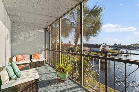 Townhouse in Tampa, Florida 2 bedrooms, 134.43 sq.m. № 1528647 - photo 5