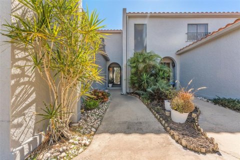 Townhouse in Tampa, Florida 2 bedrooms, 134.43 sq.m. № 1528647 - photo 2