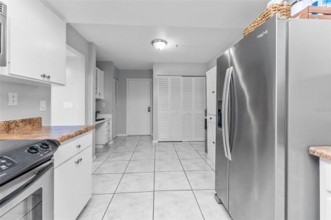 Townhouse in Tampa, Florida 2 bedrooms, 134.43 sq.m. № 1528647 - photo 13