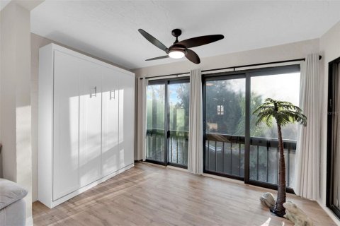 Condo in Fort Myers, Florida, 2 bedrooms  № 2213580 - photo 5