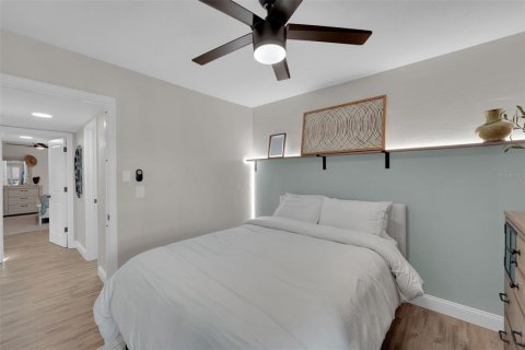 Condo in Fort Myers, Florida, 2 bedrooms  № 2213580 - photo 26