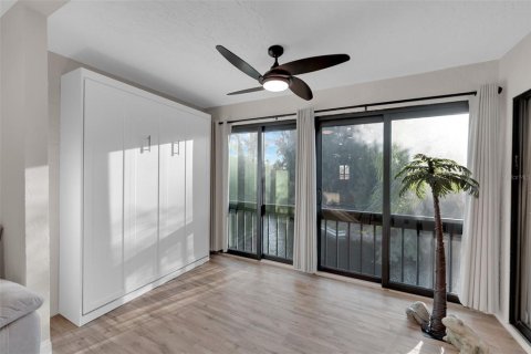 Condo in Fort Myers, Florida, 2 bedrooms  № 2213580 - photo 30