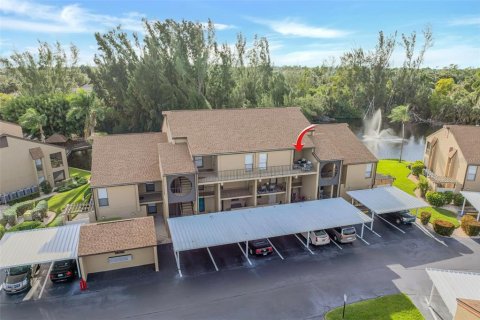 Condo in Fort Myers, Florida, 2 bedrooms № 2213580