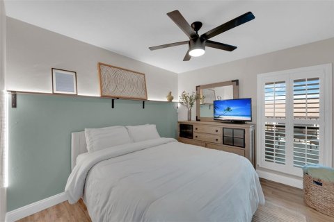 Condo in Fort Myers, Florida, 2 bedrooms  № 2213580 - photo 25