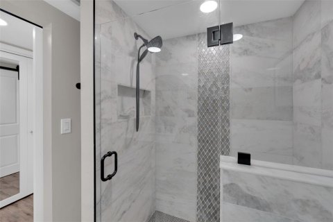 Condo in Fort Myers, Florida, 2 bedrooms  № 2213580 - photo 19