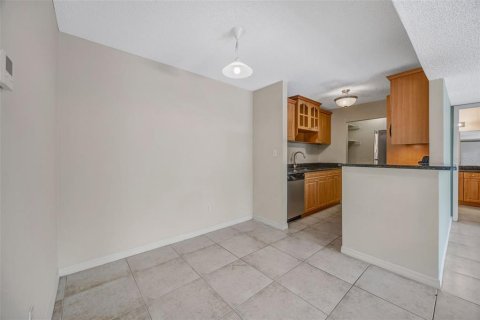 Condominio en venta en Palm Harbor, Florida, 2 dormitorios, 83.43 m2 № 2225750 - foto 14