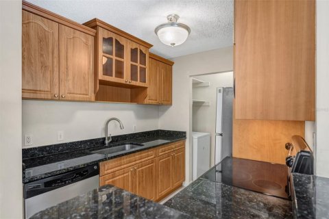 Condominio en venta en Palm Harbor, Florida, 2 dormitorios, 83.43 m2 № 2225750 - foto 11