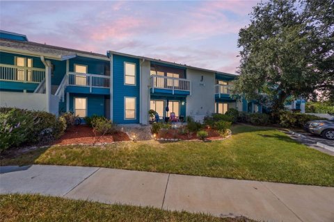 Condominio en venta en Palm Harbor, Florida, 2 dormitorios, 83.43 m2 № 2225750 - foto 2