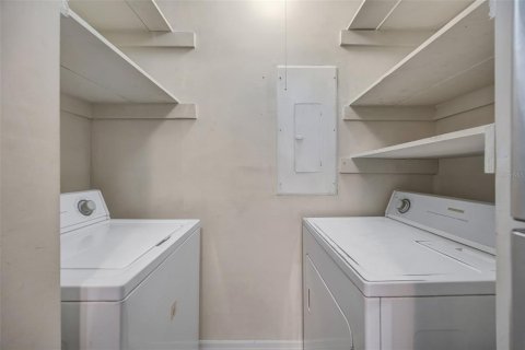 Condominio en venta en Palm Harbor, Florida, 2 dormitorios, 83.43 m2 № 2225750 - foto 12