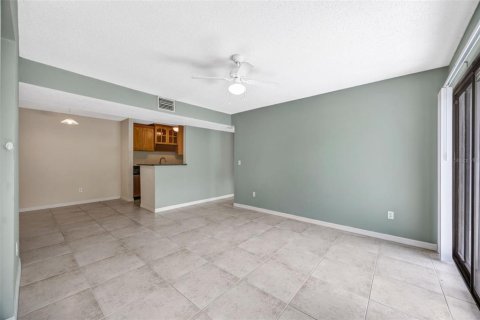 Condominio en venta en Palm Harbor, Florida, 2 dormitorios, 83.43 m2 № 2225750 - foto 23