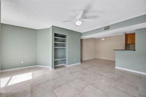 Condominio en venta en Palm Harbor, Florida, 2 dormitorios, 83.43 m2 № 2225750 - foto 15
