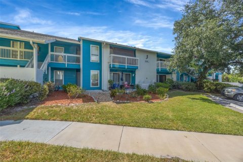 Condominio en Palm Harbor, Florida, 2 dormitorios № 2225750