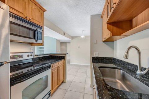 Condominio en venta en Palm Harbor, Florida, 2 dormitorios, 83.43 m2 № 2225750 - foto 8
