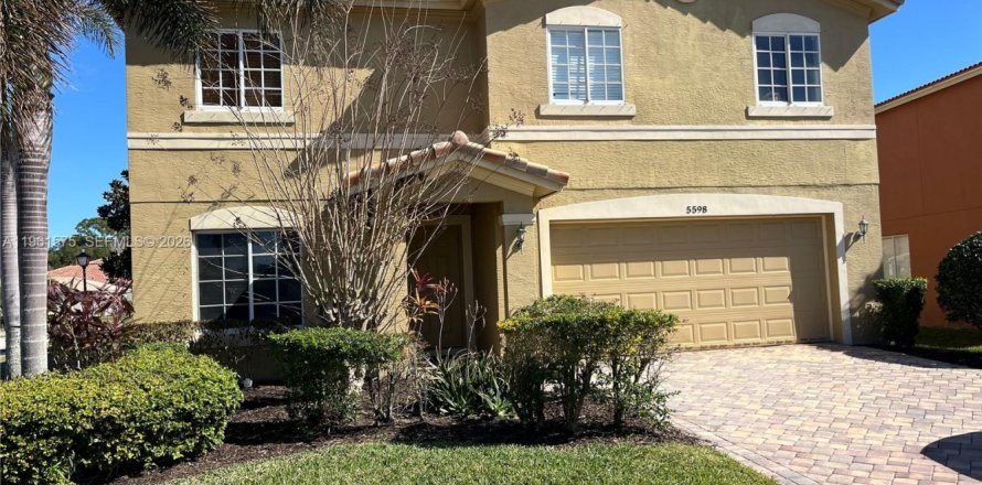 Villa ou maison à Vero Beach, Floride 5 chambres, 297.29 m2 № 2024302