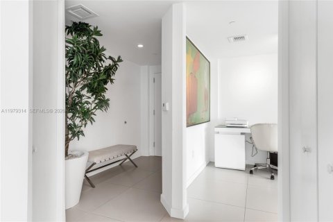 Copropriété à louer à Miami, Floride: 3 chambres, 119.01 m2 № 2046038 - photo 23