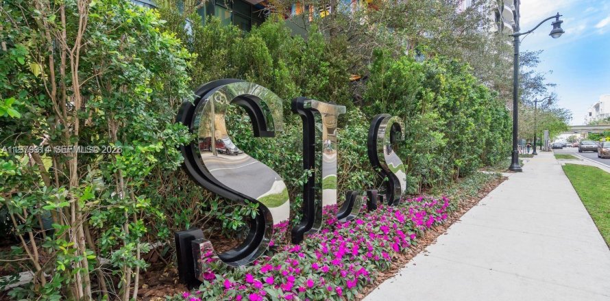 Condo à Miami, Floride, 3 chambres  № 2046038