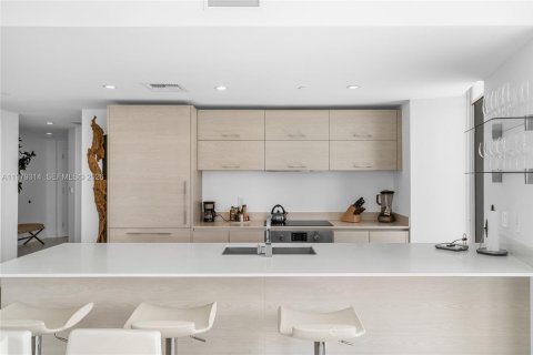 Copropriété à louer à Miami, Floride: 3 chambres, 119.01 m2 № 2046038 - photo 11