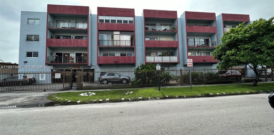 Кондоминиум с 1 спальней в Хайалиа, Флорида № 2042319