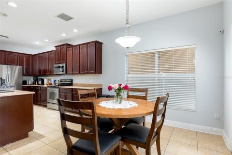 House in Windermere, Florida 4 bedrooms, 255.85 sq.m. № 2302641 - photo 11