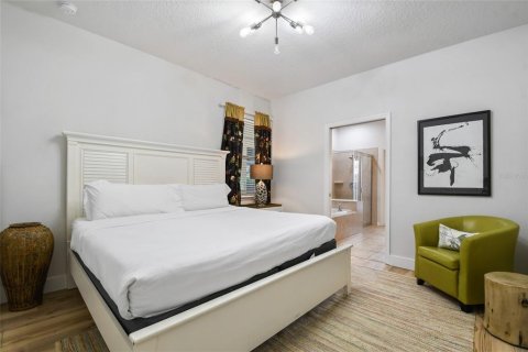 Casa en venta en Kissimmee, Florida, 6 dormitorios, 291.9 m2 № 1400344 - foto 16