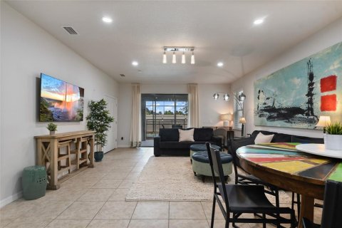 Casa en venta en Kissimmee, Florida, 6 dormitorios, 291.9 m2 № 1400344 - foto 13