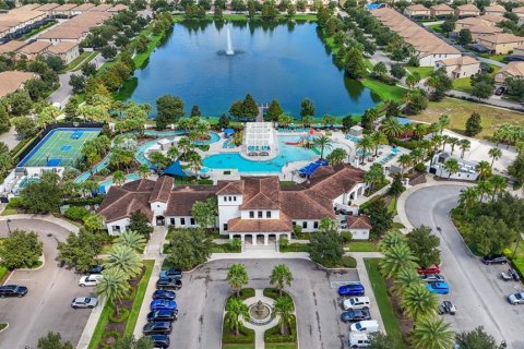 Casa en venta en Kissimmee, Florida, 6 dormitorios, 291.9 m2 № 1400344 - foto 2