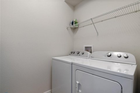 Casa en venta en Kissimmee, Florida, 6 dormitorios, 291.9 m2 № 1400344 - foto 21