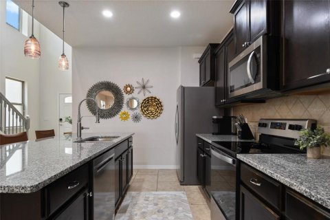 Casa en venta en Kissimmee, Florida, 6 dormitorios, 291.9 m2 № 1400344 - foto 9