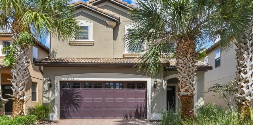 Casa en Kissimmee, Florida 6 dormitorios, 291.9 m2 № 1400344