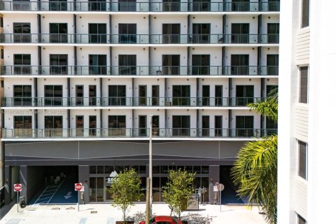 Condo in Miami, Florida  № 1940232 - photo 25