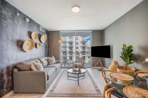 Condominio en venta en Miami, Florida, 1 dormitorio, 69.03 m2 № 1985547 - foto 11