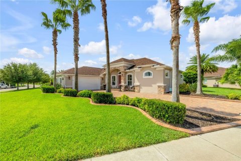 House in New Smyrna Beach, Florida 3 bedrooms, 205.22 sq.m. № 2408467 - photo 7