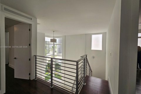 Купить виллу или дом в Дорал, Флорида 5 спален, 336.31м2, № 2079462 - фото 12