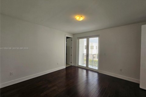 Купить виллу или дом в Дорал, Флорида 5 спален, 336.31м2, № 2079462 - фото 9