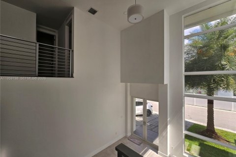 Купить виллу или дом в Дорал, Флорида 5 спален, 336.31м2, № 2079462 - фото 8
