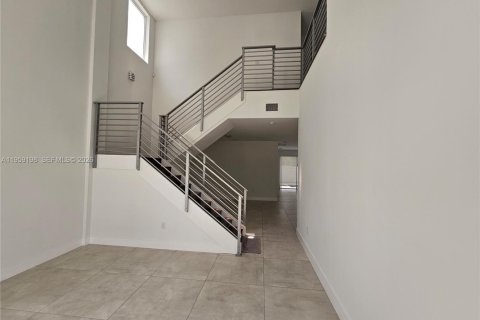 Купить виллу или дом в Дорал, Флорида 5 спален, 336.31м2, № 2079462 - фото 7