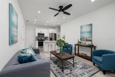 Propiedad comercial en venta en Madeira Beach, Florida, 4 dormitorios, 174.66 m2 № 1848546 - foto 12
