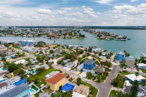 Propiedad comercial en venta en Madeira Beach, Florida, 4 dormitorios, 174.66 m2 № 1848546 - foto 4
