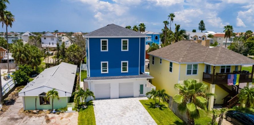 Propiedad comercial en Madeira Beach, Florida 8 dormitorios, 174.66 m2 № 1848546