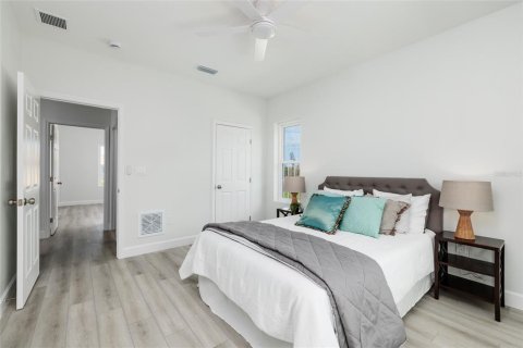 Propiedad comercial en venta en Madeira Beach, Florida, 4 dormitorios, 174.66 m2 № 1848546 - foto 18