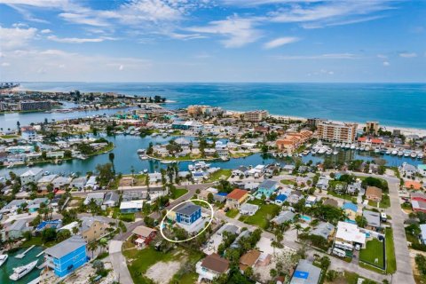 Propiedad comercial en venta en Madeira Beach, Florida, 4 dormitorios, 174.66 m2 № 1848546 - foto 27