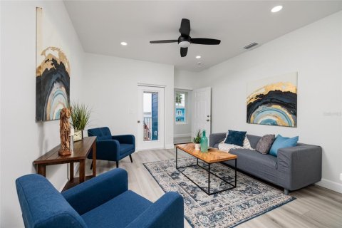 Propiedad comercial en venta en Madeira Beach, Florida, 4 dormitorios, 174.66 m2 № 1848546 - foto 21