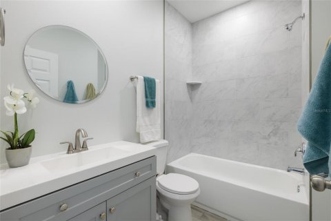 Propiedad comercial en venta en Madeira Beach, Florida, 4 dormitorios, 174.66 m2 № 1848546 - foto 20