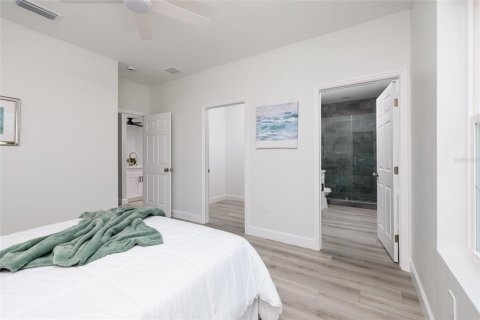 Propiedad comercial en venta en Madeira Beach, Florida, 4 dormitorios, 174.66 m2 № 1848546 - foto 16
