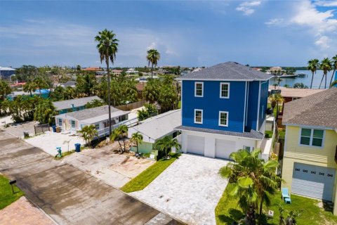 Propiedad comercial en venta en Madeira Beach, Florida, 4 dormitorios, 174.66 m2 № 1848546 - foto 26