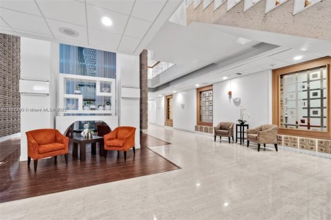 Condo in Miami Beach, Florida, 1 bedroom  № 1944232 - photo 5