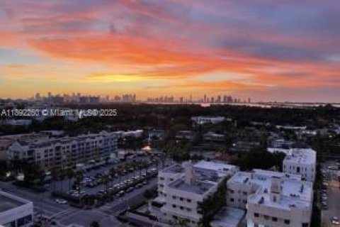 Condo in Miami Beach, Florida, 1 bedroom  № 1944232 - photo 3